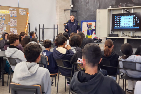 Charla sobre ciberseguridad y delitos informáticos en el Instituto de Formación Docente de Melo.