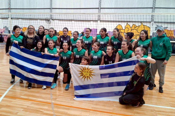 Voleibol Cerro Largo, Etiquetitas negras.