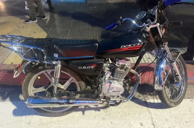 Retienen moto tras operativo del P.A.D.O. en Melo