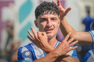 Foto: Axel Pandiani, jugador de Cerro Largo. X - @LigaAUF