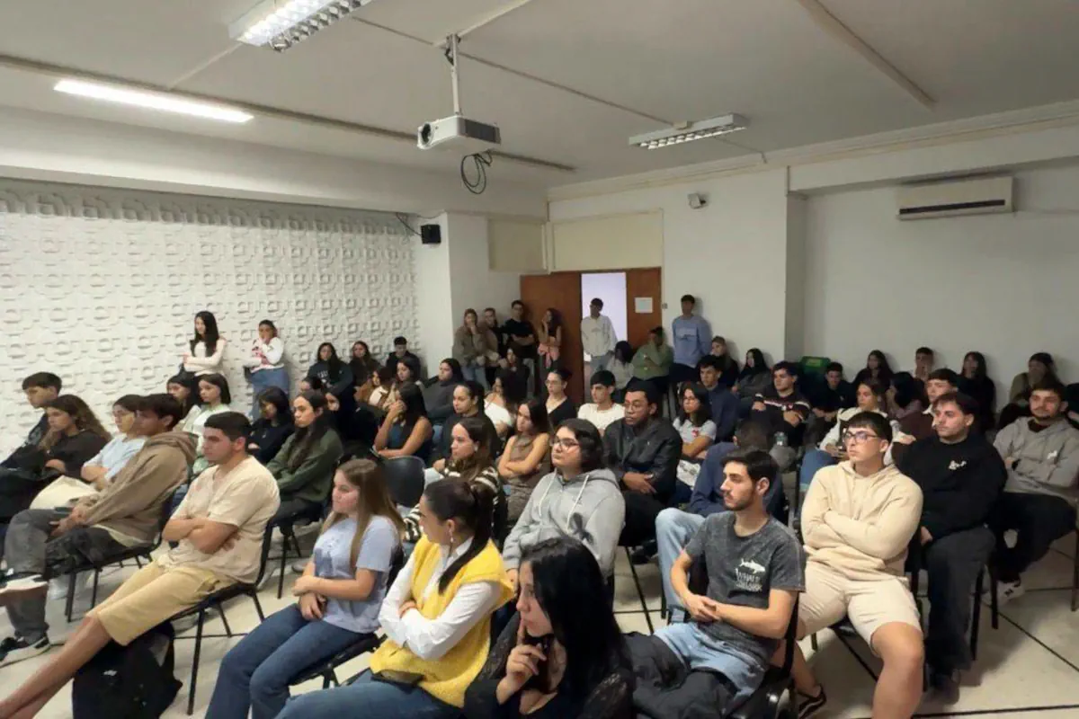becas estudiantes, intendencia de cerro largo