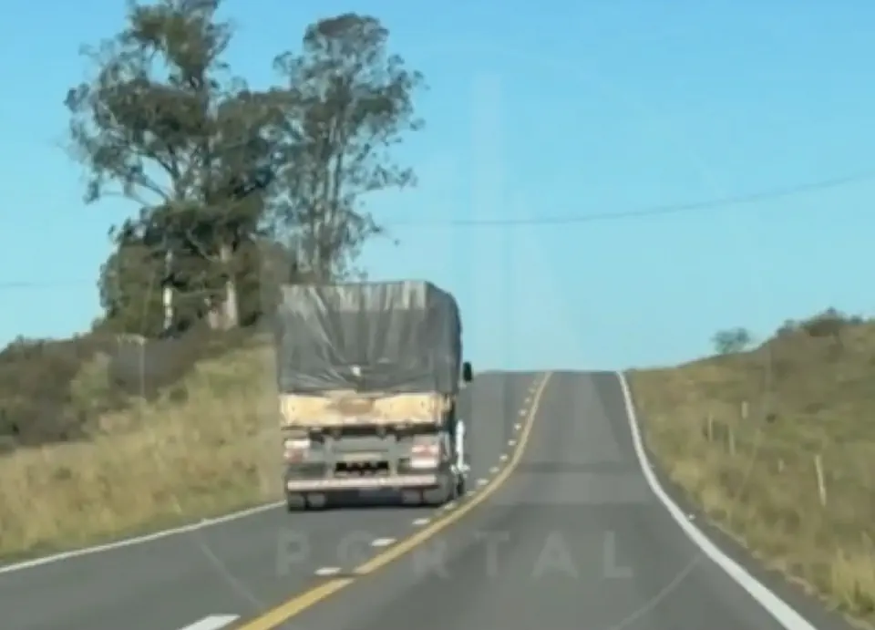 camionero circulando a contramano por ruta 44