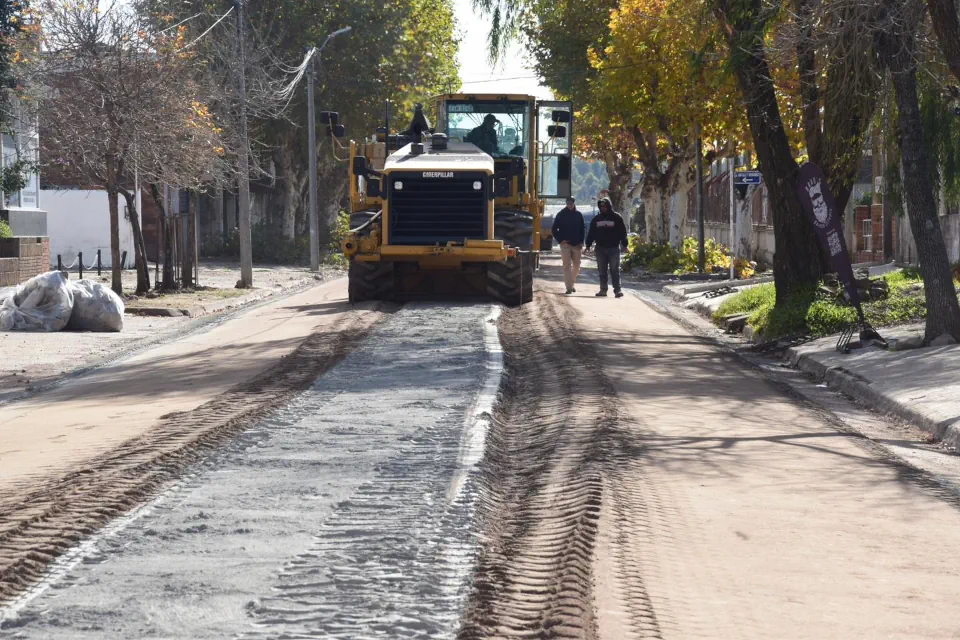 avanza obras en barrio Soñora y anuncia mejoras en calles de Melo