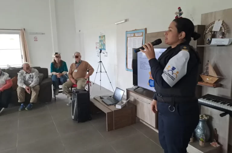 policía comunitaria