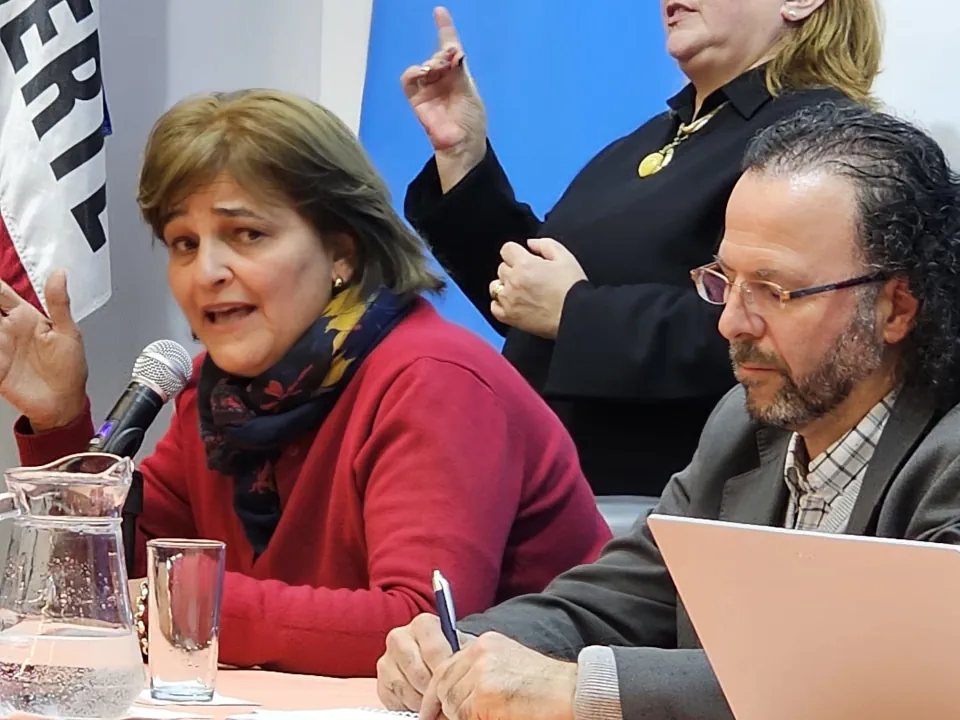 debate sobre la Universidad de la Educación