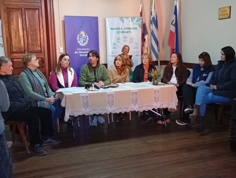 personas mayores en Cerro Largo