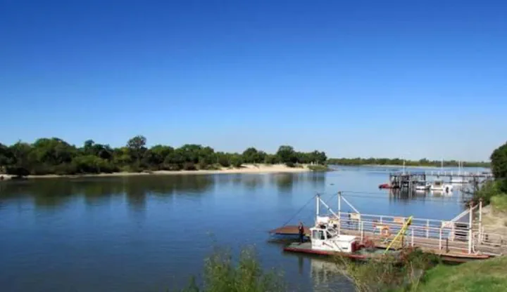 puerto en río cebollatí
