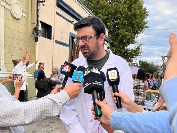 Fernando Senllanes, actual presidente de la Asociación Magisterial de Cerro Largo, encabeza la única lista departamental.