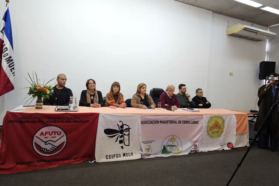 Santos Guerra debate la formación docente en Melo