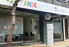 Autoridades, empresarios y representantes de instituciones participaron esta mañana en la inauguración de la nueva sede del Centro Pyme Cerro Largo en Melo.