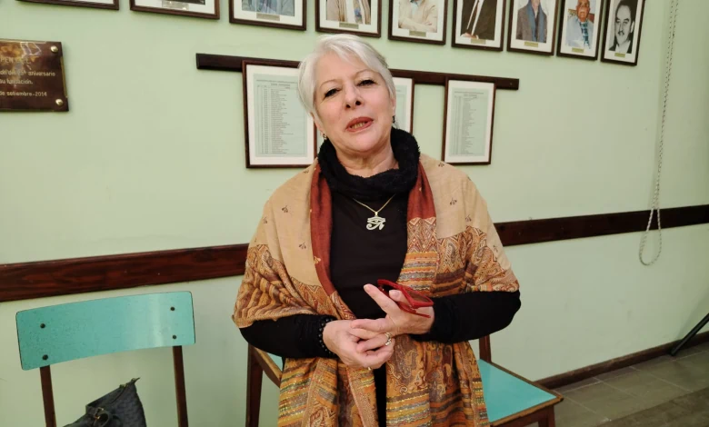 Estela Ovelar, presidenta de ONAJPU, durante la instancia informativa desarrollada en la Asociación de Jubilados de Cerro Largo.