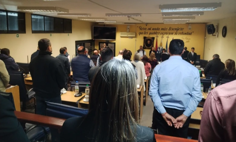 Ediles de la Junta Departamental de Cerro Largo realizaron un minuto de silencio en homenaje al profesor Jorge Da Rosa Borba, fallecido recientemente.
