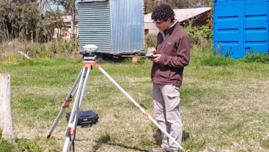 Técnicos del MTOP realizan relevamientos y vuelos con drones en Laguna Merín como parte de los estudios para mejorar el drenaje del balneario.