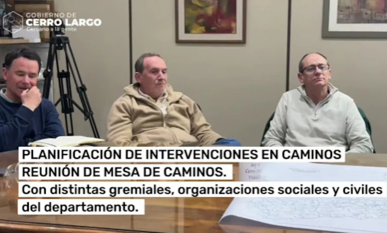 Christian Morel recibió a representantes de las gremiales agropecuarias para analizar la situación de la caminería rural de Cerro Largo. Foto: Gobierno de Cerro Largo.