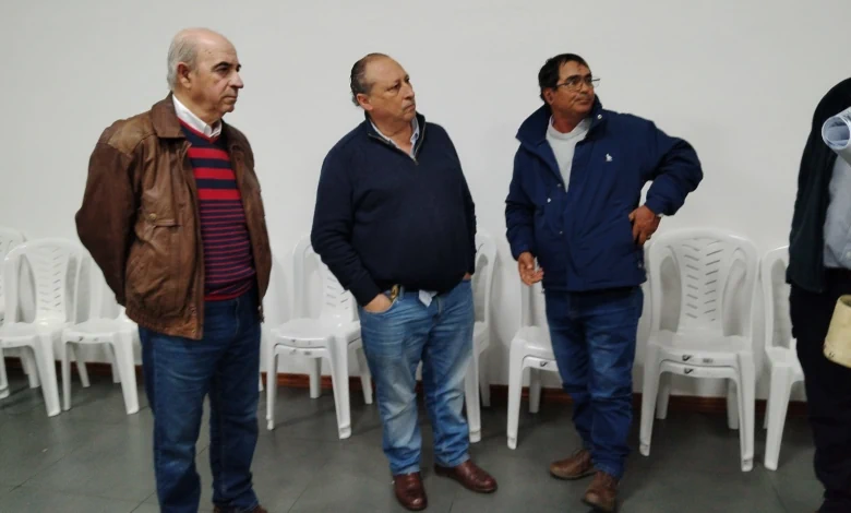 Representantes de la Intendencia, municipios y gremiales agropecuarias analizaron prioridades para la caminería rural.