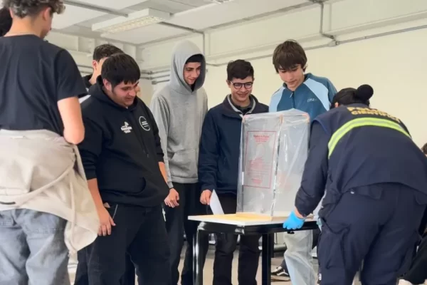 Estudiantes del Polo Tecnológico de Melo participaron de una jornada con Policía Científica.