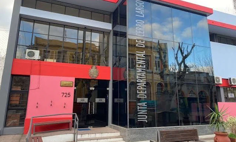 La Junta Departamental aprobó la compra de un ascensor neumático para mejorar la accesibilidad del edificio.