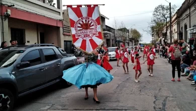 Las escuelas de samba participaron del ensayo general en calle Justino Muniz y avanzan en la preparación del Carnaval 2027.
