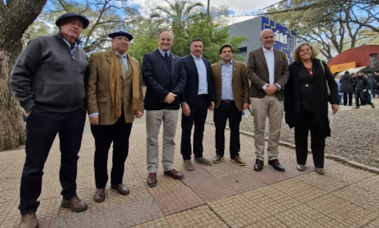 Carlos Enciso, presidente del Congreso de Intendentes, durante el encuentro con la Asociación Rural del Uruguay en la Expo Prado 2026.