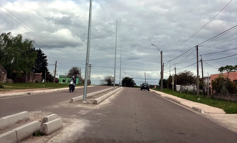 La Intendencia modificó las dimensiones del cantero central en construcción en Camino Vecinal, en Melo.