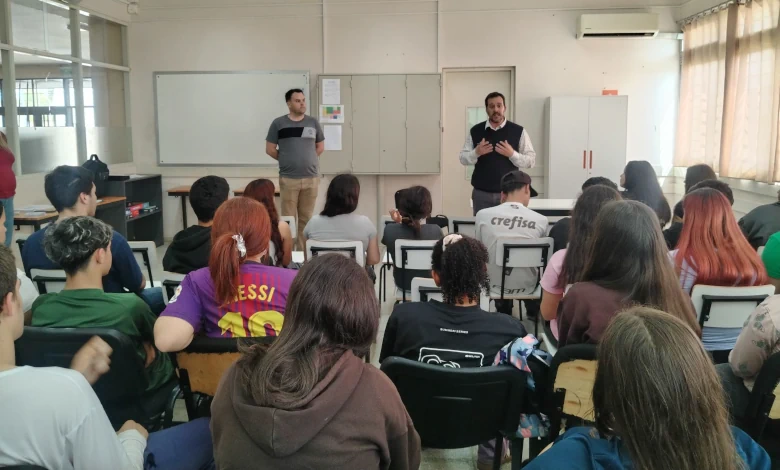 Estudiantes del Liceo N.º 4 participan de la experiencia piloto de Educación Vial.