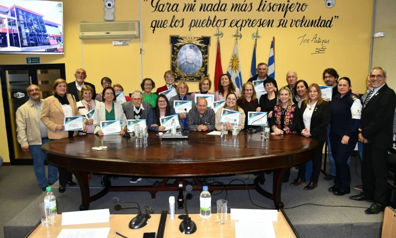 Representantes de organizaciones de personas mayores participaron de la jornada “Edil por un día” en la Junta Departamental de Cerro Largo.
