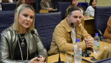 La edila Tania González solicitó el respaldo de la Junta Departamental para que el Liceo N.º 5 de Melo sea designado oficialmente con el nombre de Amalia de la Vega.
