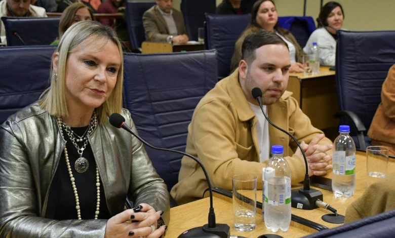 La edila Tania González solicitó el respaldo de la Junta Departamental para que el Liceo N.º 5 de Melo sea designado oficialmente con el nombre de Amalia de la Vega.