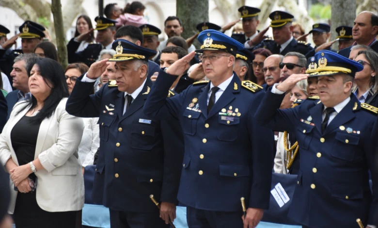 La promoción Huella de 1971 está integrada por 14 nuevos agentes de la Policía Nacional. (Fotos Jefatura de Policía de Cerro Largo)