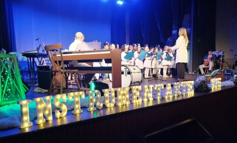 Estudiantes de cinco escuelas de Educación Artística participaron en Instrumentarte 2026, realizado en el Teatro España de Melo.