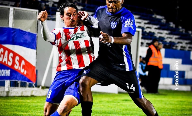 Artigas venció 2-1 a Juventus en el estadio Ubilla (Foto RCFotos)