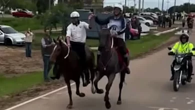 Don Ladino, con Karen Pérez, y Charrúa, con Diego Prego, compartieron la puesta en Aceguá (Foto: Sociedad Criolla La Tropilla de Aceguá)
